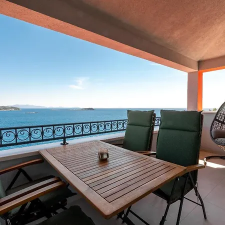 Cerin Prizba Apartmán *